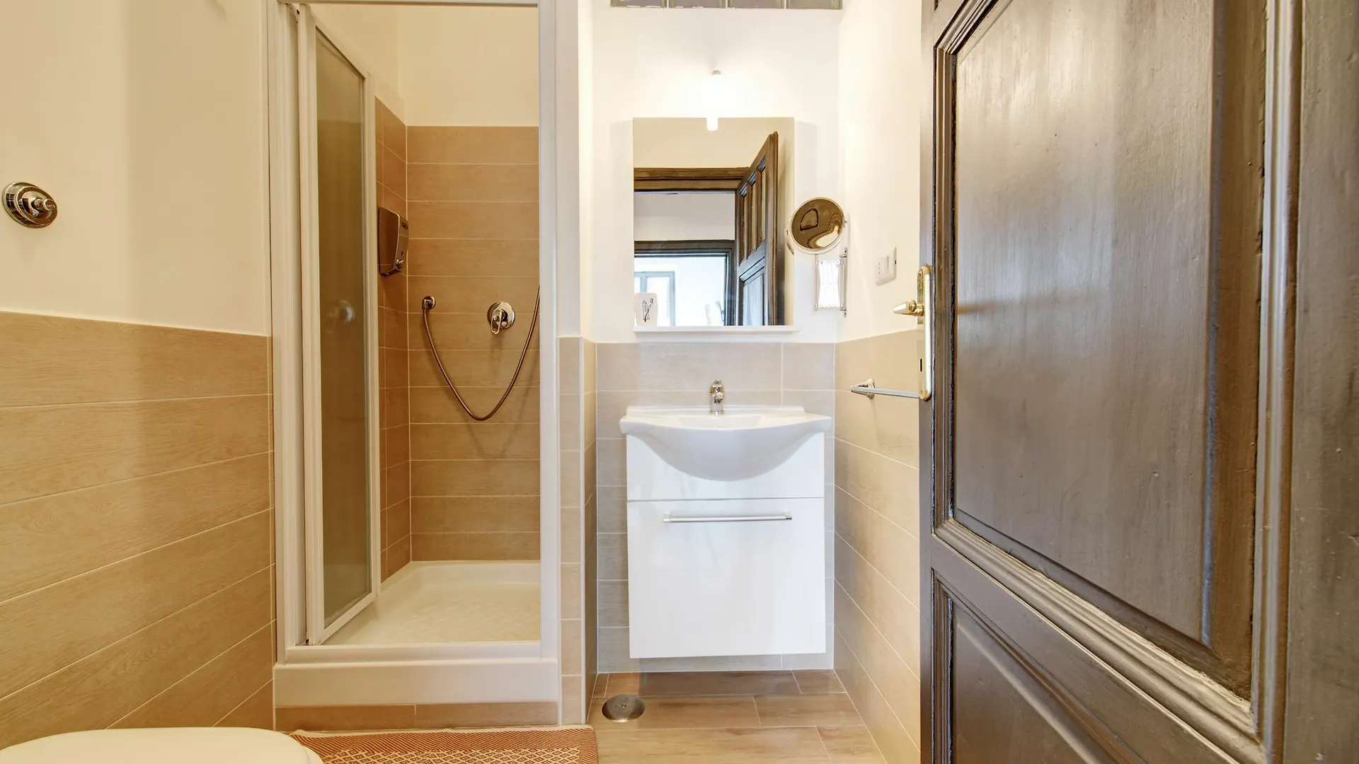Ad Hoc Guest House Rome 3*,